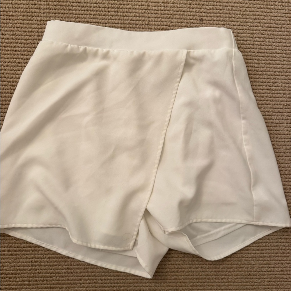 TCEC Cream Skorts